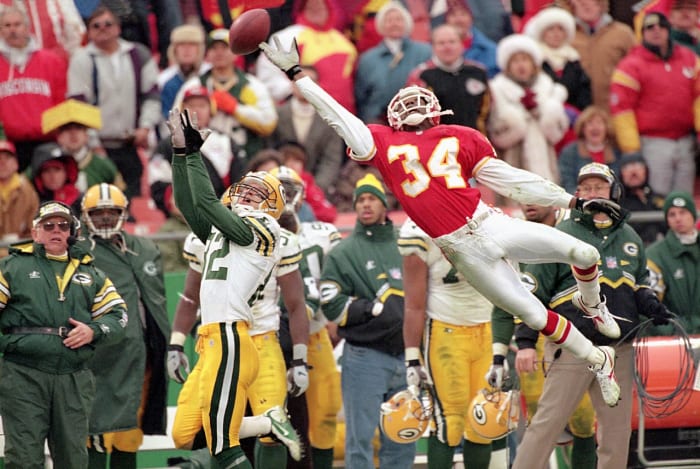 1996-Dale-Carter-Don-Beebe-005530049.jpg